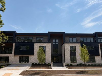 150 Broadway Ave S #2B