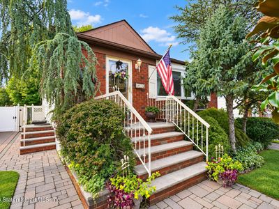 87 Stafford Ave