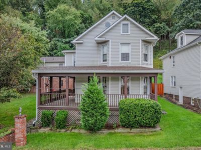 160 Main St
