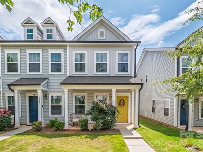 1031 Plaza Walk Dr