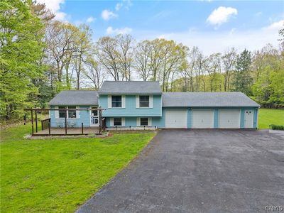 1555 Connors Rd