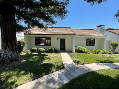 1935 W Santa Ana Ave