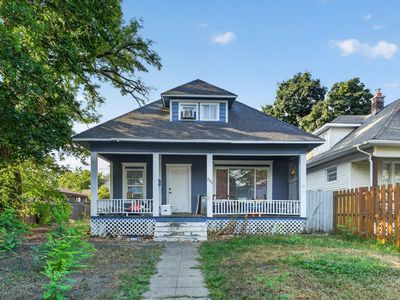 907 W Montgomery Ave