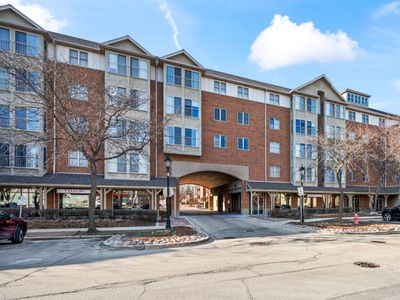 Property at 100 N Bokelman St APT 330, Roselle, IL