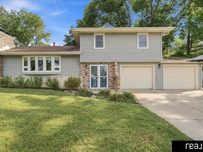 201 Lorraine Dr