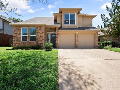 2216 Reverchon Dr