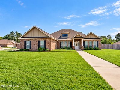 13438 Mayfair Ln