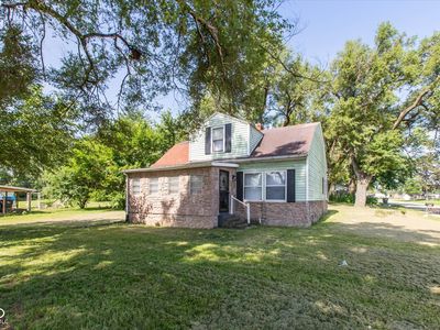 602 S Lyons Ave