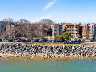 560 Sheridan Sq APT 2