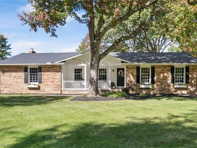 7566 Wake Robin Dr