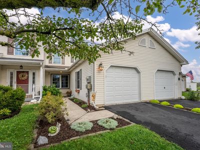 6 Fairfield Ln