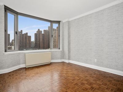 400 E 90th St APT 11B
