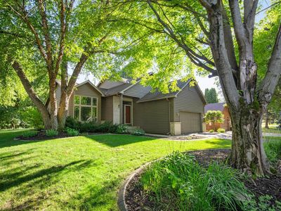 960 Wildflower Ct