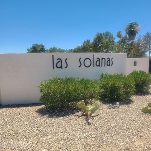 1042 N Via Primavera