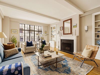 125 E 74th St APT 5B