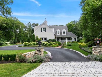 6 Courtney Dr