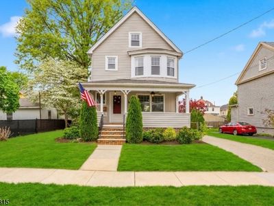350 Spruce Ave