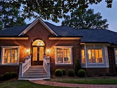 101 Oakland Hills Ct