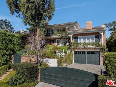 1667 Amalfi Dr