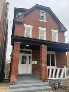 2729 Custer Ave