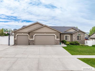 607 Nathan Ln