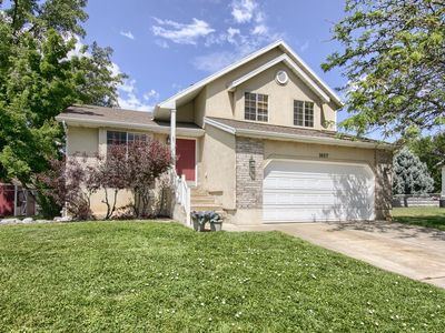 1657 N Lewis And Clark Dr