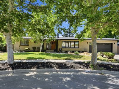 5842 S Fontaine Bleu Cir