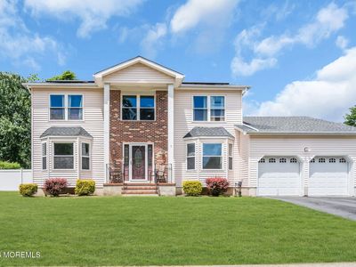 8 Bronia Street
