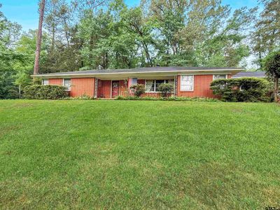107 Lakeside Dr