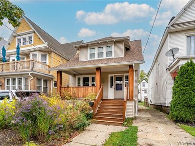 166 Woodside Ave