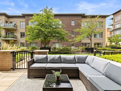 150 Henley Pl APT 213