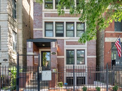 1113 N Mozart St APT 1