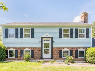 163 Apple Way