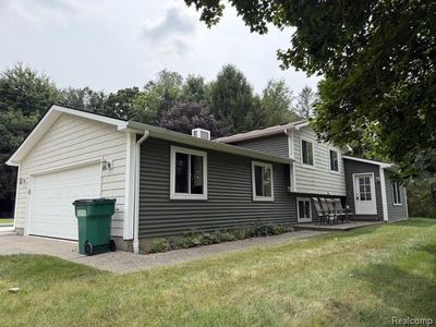 3595 Davison Lake Rd