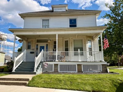 222 W Main St