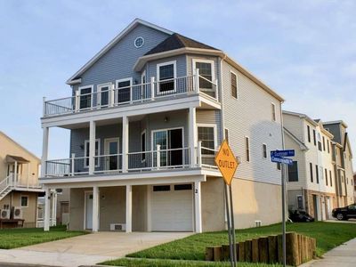 2 E Sumner Ave