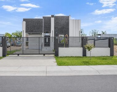 Property at 5409 Galicia Ln, Laredo, TX