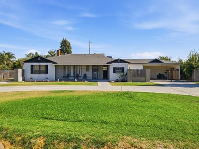479 W Grand Avenue