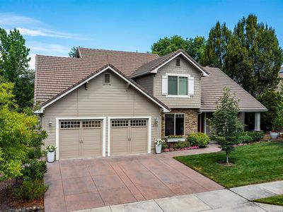 232 Island Pointe Dr