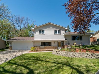 10940 Pioneer Dr