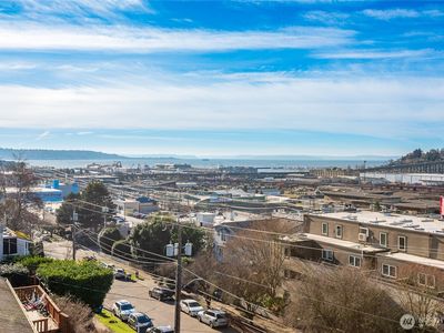 2253 Gilman Drive W #406