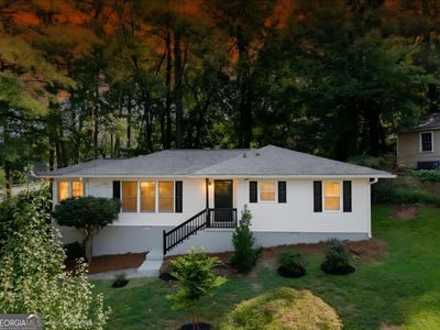 220 Woods Dr NE