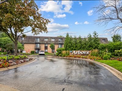 1 Oak Creek Dr APT 2303