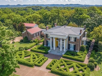 1711 Old Hillsboro Rd