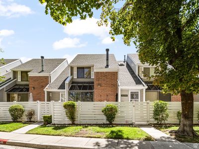 944 E Essex Court Way UNIT 3