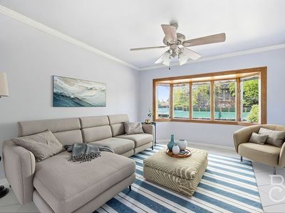 21-08 Ditmars Blvd