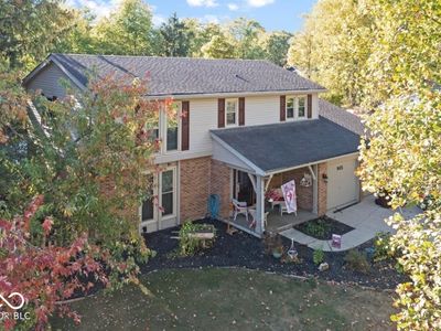 915 Edgehill Ln