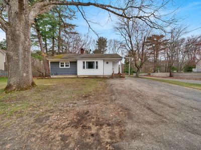 11 Bartlett St