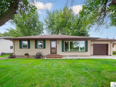 2541 E Main St