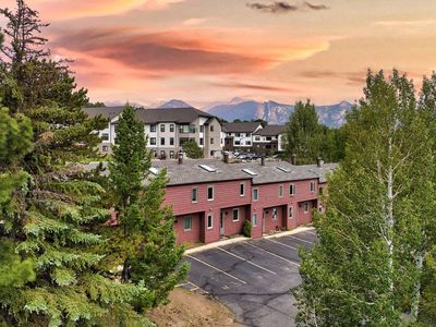 1050 S Saint Vrain Ave #L3